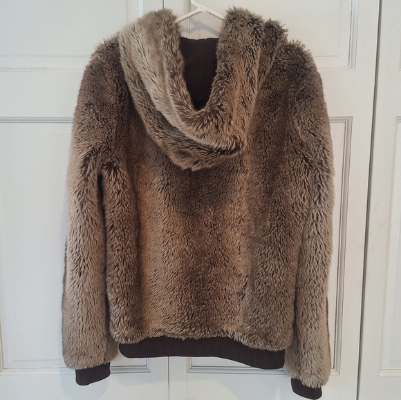 Victoria's Secret PINK Limited Edition faux fur jacket - Picture 3 of 12